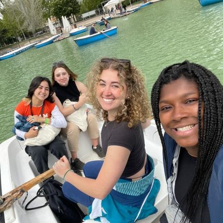 madrid students on rowboat