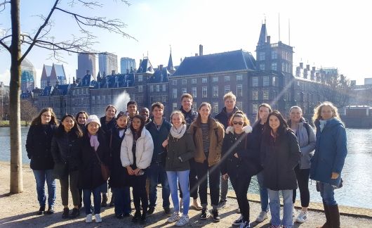 Amsterdam tour group by canal