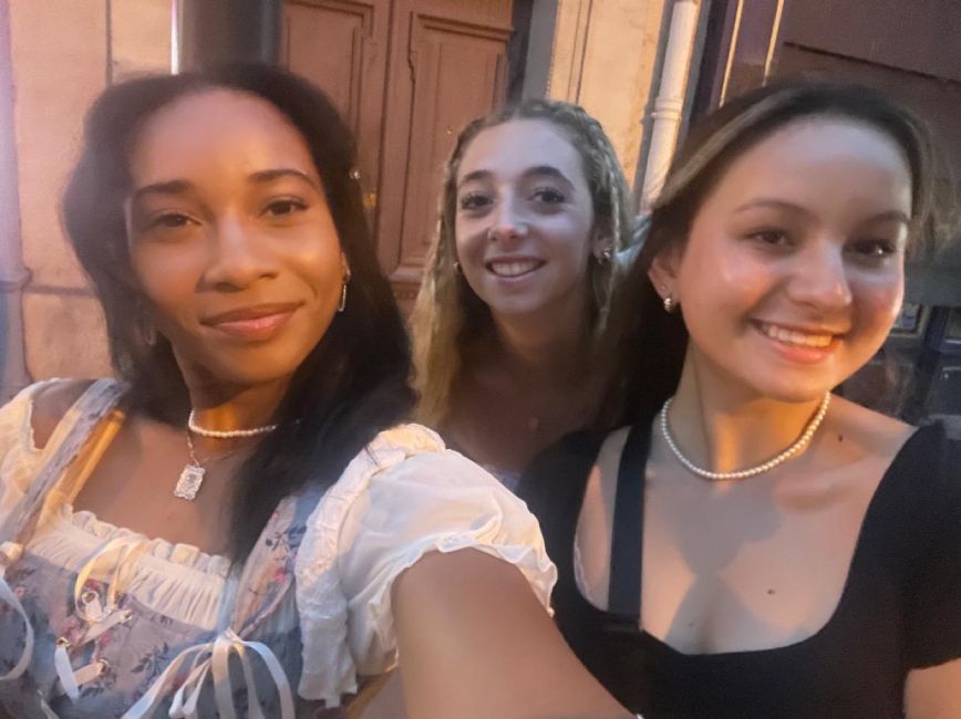 high school study abroad girls smiling