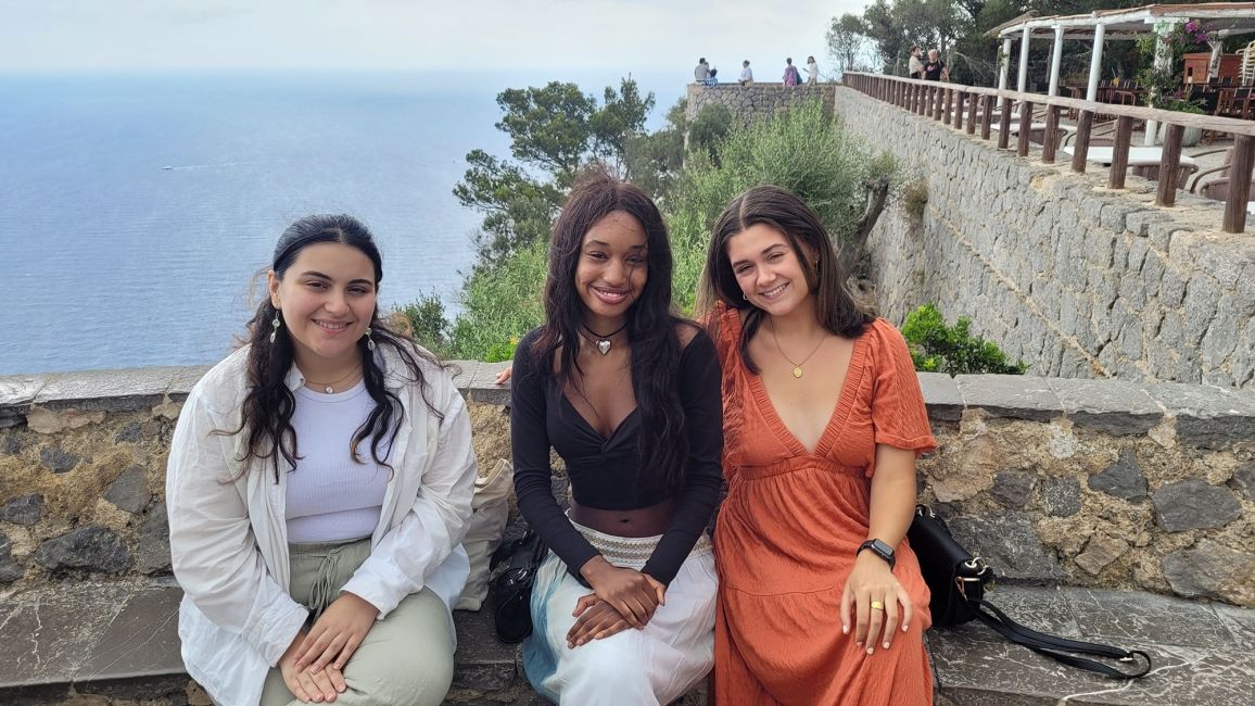 Trio of students in front of viewpoint in Palma de Mallorca