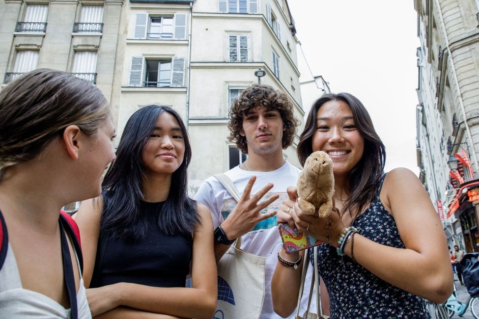 High school students exploring Montmartre
