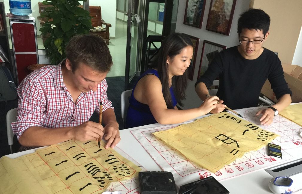 calligraphy class shanghai china