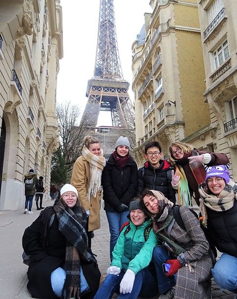 study abroad student group at the eiffel tower