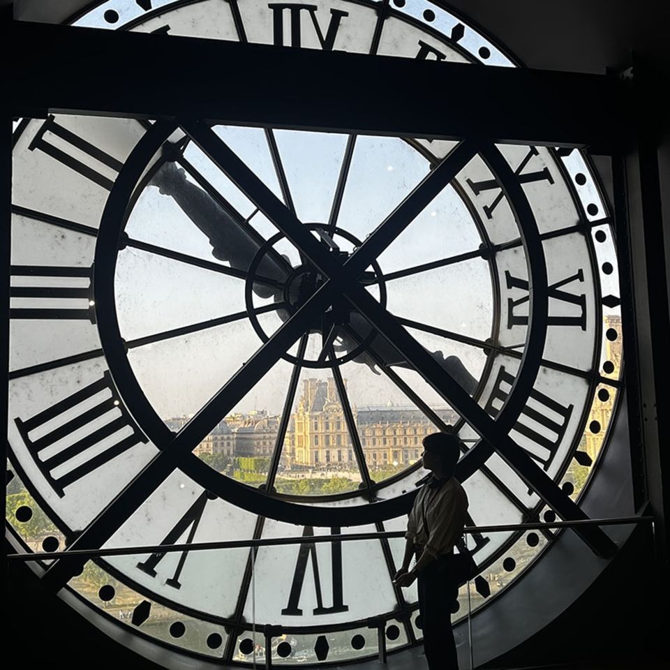 clock paris