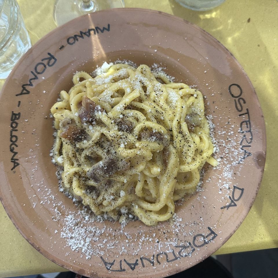 rome food plate carbonara