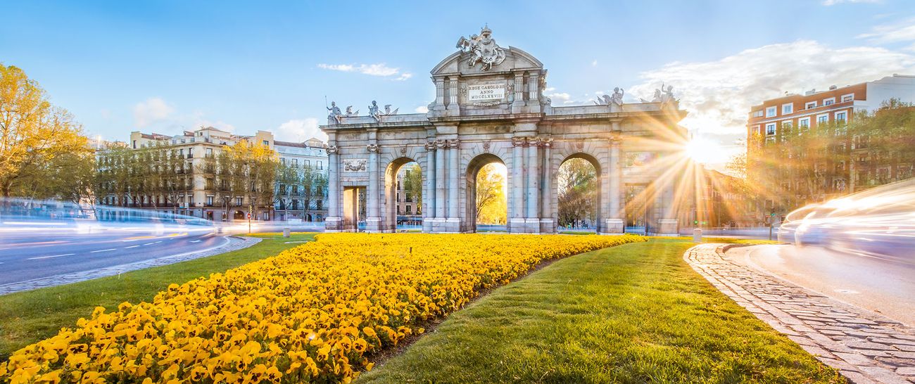 Teach In Spain Program 2 Weeks Of Spanish Immersion CIEE Alcala Gate Spain 