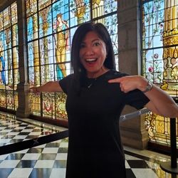 I headed into El Castillo de Chapultepec and in the hall of Roman goddesses, found Diane! :)