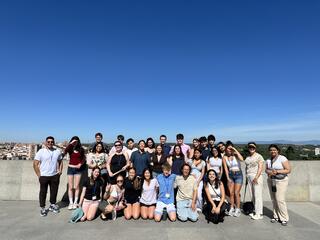 walking tour group picture