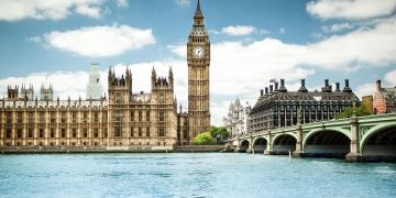 London Big Ben by river