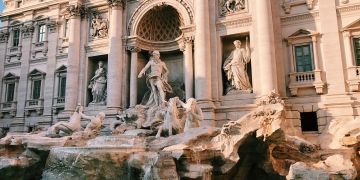 trevi fountain in rome italy