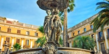 barcelona fountain plaza famous