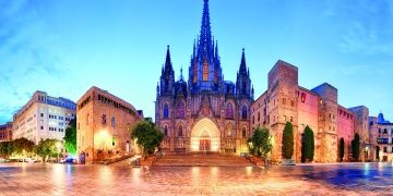 barcelona buildings night