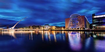 samuel beckett bridge at night in dublin ireland