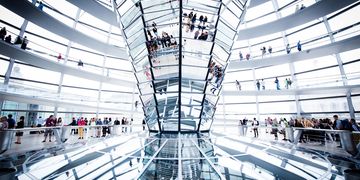 berin-reichstag-dome-interior
