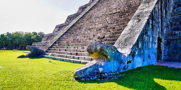 yucatan-kukulcan-base-carving