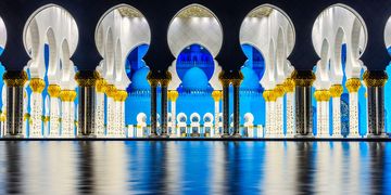 abu-dhabi-mosque-arches-pillars-night