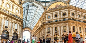 milan-italy-plaza.jpg