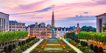 brussels-old-town-park-sunset