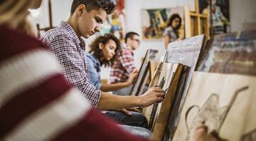 student drawing class Italy.jpg