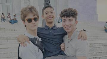 hssa-dr-students-at-el-monumento.jpg
