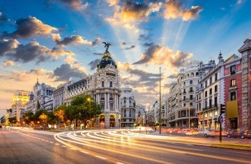 Madrid calle gran via stree sunrise