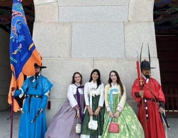 My Seoulmates had an activity to wear Hanbok and explore Gyeongbok Palace which was so fun and memorable.