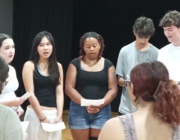 Students singing in Occitan