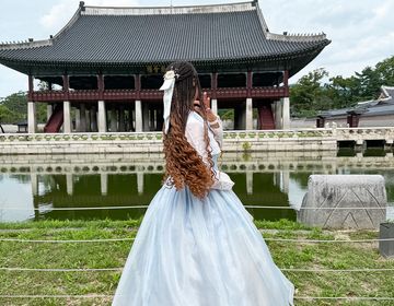 Hanbok rentals at the palace for Chuseok 