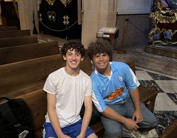 Students visiting Jardines de Santa Clara 