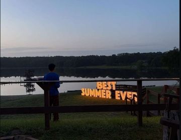Sign that says "Best Summer Ever"