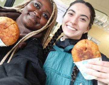 Tried Hotteok for the first time with a new friend in Korea