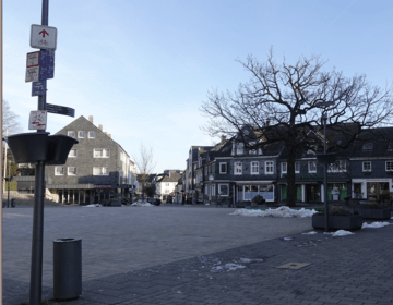 Typical houses and buildings in Hanna's area