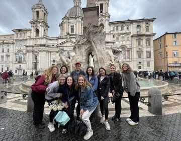 Walking tour at fountain in Rome