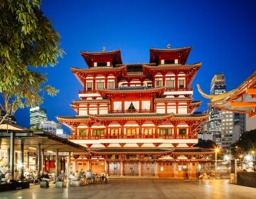 singapore traditional temple at night