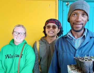 cape town student volunteers with local