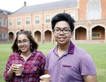 students drink coffee together london fdgf 2019