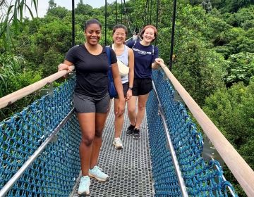 student bridge walk singapore abroad