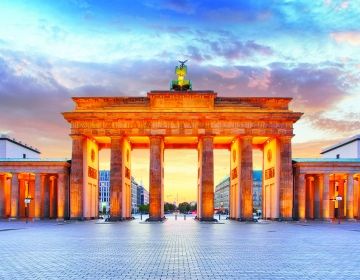 berlin gate nighttime