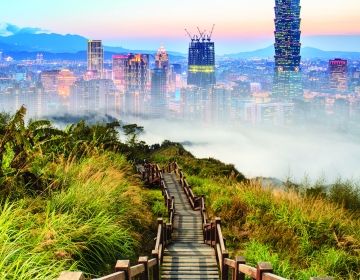 taipei walkway overlooking the city