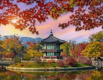 seoul temple surrounded by water