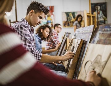 student drawing class Italy.jpg
