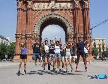 students jumping__Monument Arch de Triumph.jpg