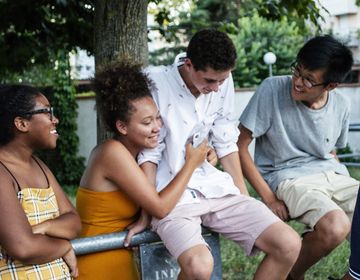 4 students together_ friends_ diversity_France_Toulouse.jpg