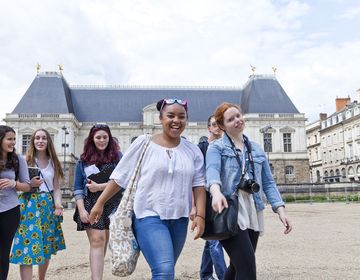 female-group-shot-rennes_france.jpg
