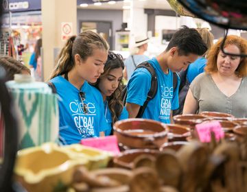 palma-de-mallorca_cultural-and-linguistic-activity-at-the-market.jpg