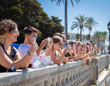 seville students take photo