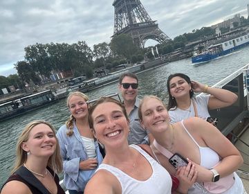 abroad paris study college eiffel tower selfie
