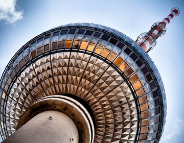 berlin-tv-tower-closeup
