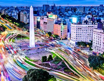 buenos-aires-traffic-obelisco-night
