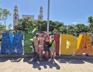 yucatan_merida-sign-located-at-downtown-main-square.jpg